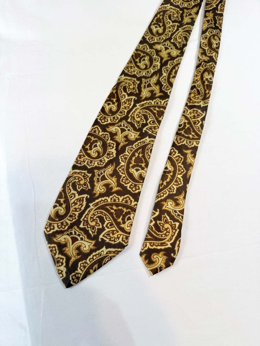 Fendi Men's Silk Tie Brown Gold Paisley Necktie Made in Italy FF Logo Lining Vin
